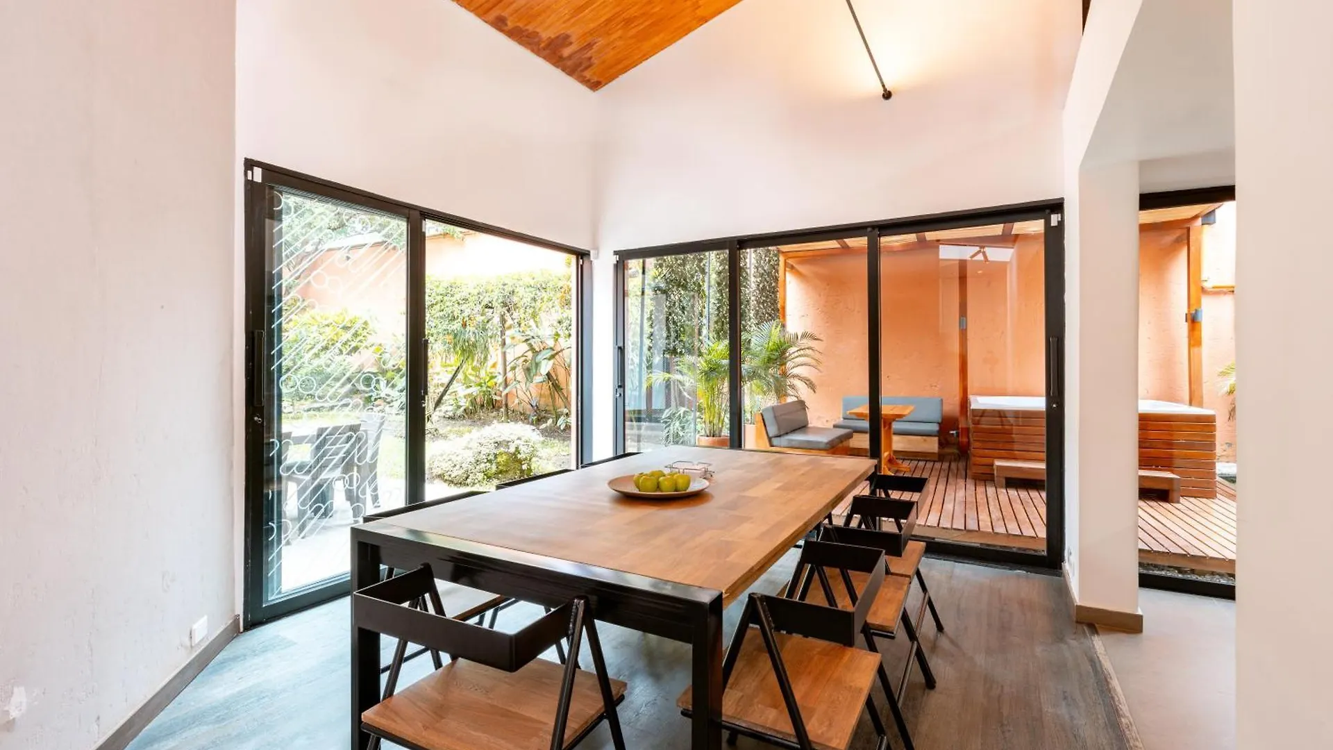 5Br Poblado Villa Close To Lleras Jacuzzi Cinema Ac Medellín