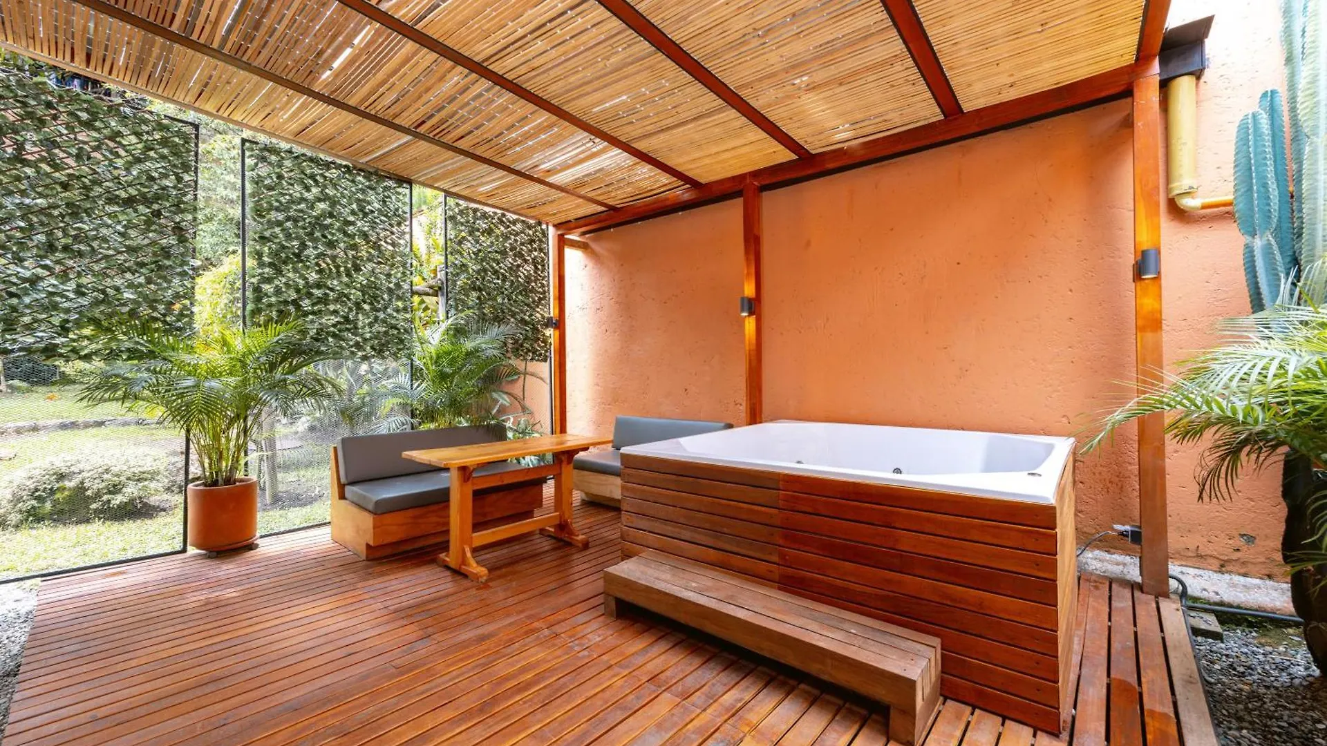 5Br Poblado Villa Close To Lleras Jacuzzi Cinema Ac Medellin