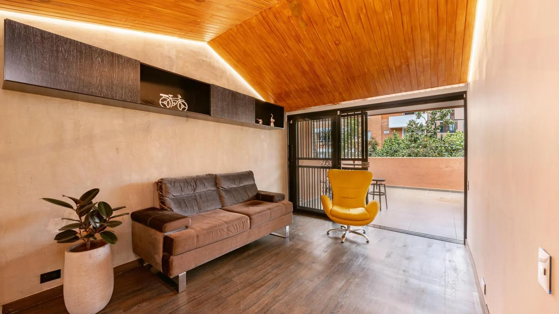 5Br Poblado Villa Close To Lleras Jacuzzi Cinema Ac Medellin 0*,  Colombia