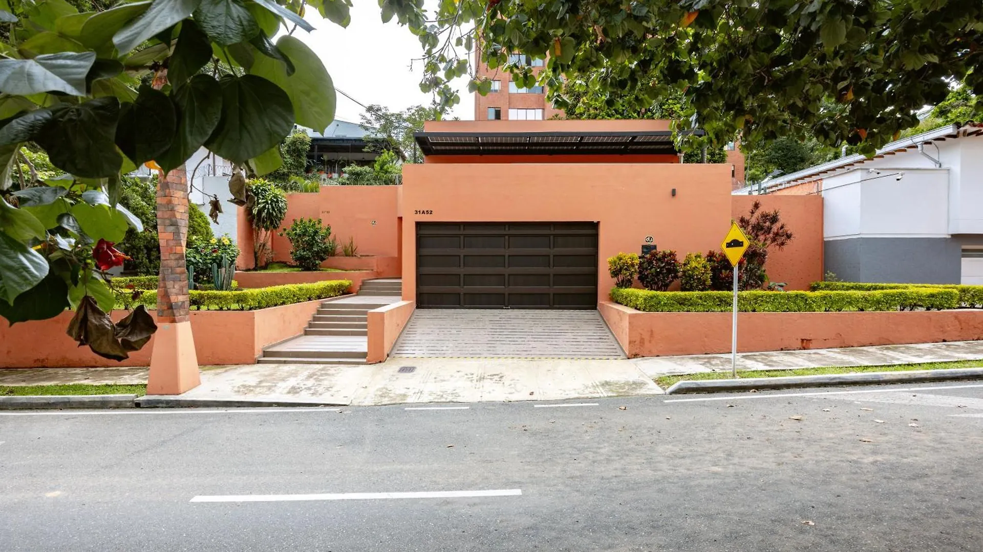 5Br Poblado Villa Close To Lleras Jacuzzi Cinema Ac Medellin 0*,