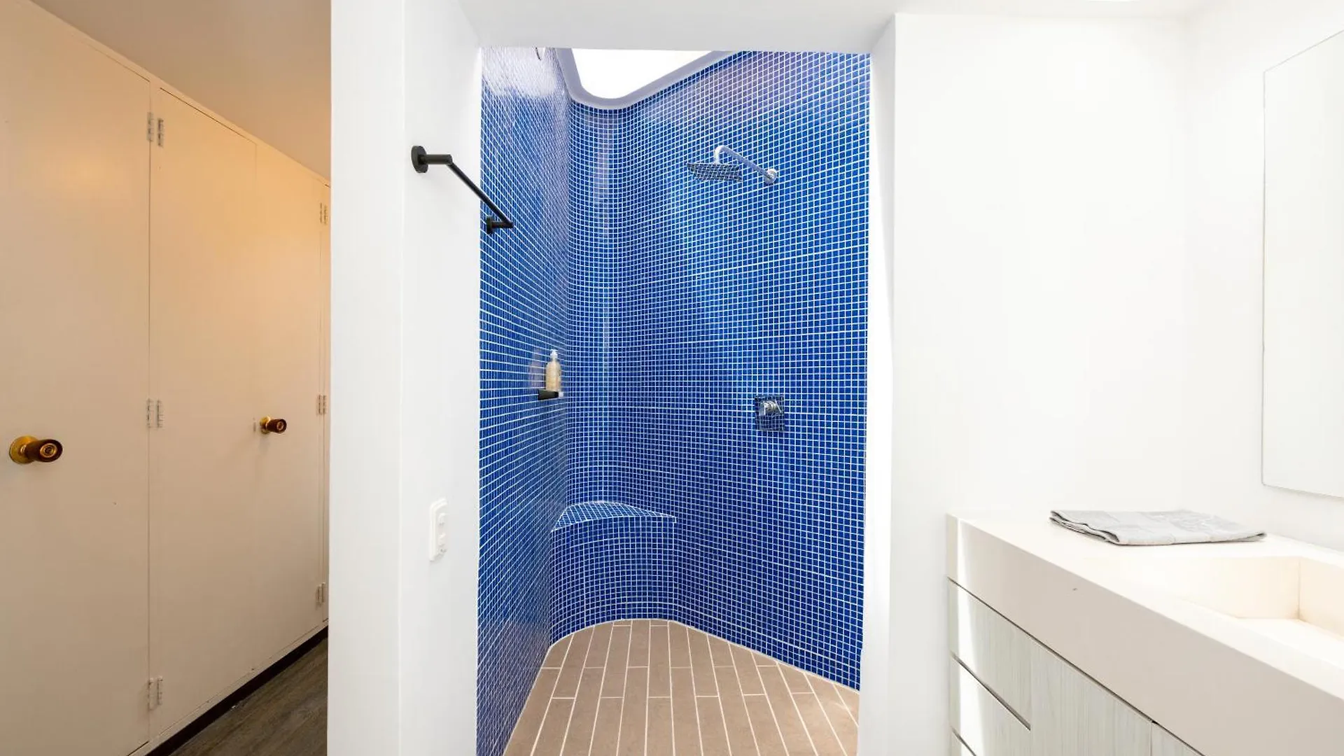 5Br Poblado Villa Close To Lleras Jacuzzi Cinema Ac Medellin