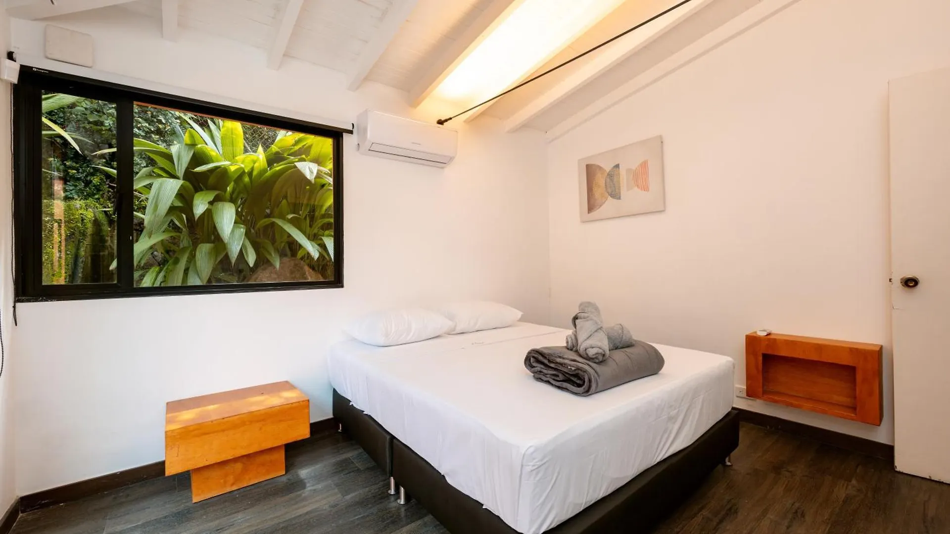 5Br Poblado Villa Close To Lleras Jacuzzi Cinema Ac Medellin
