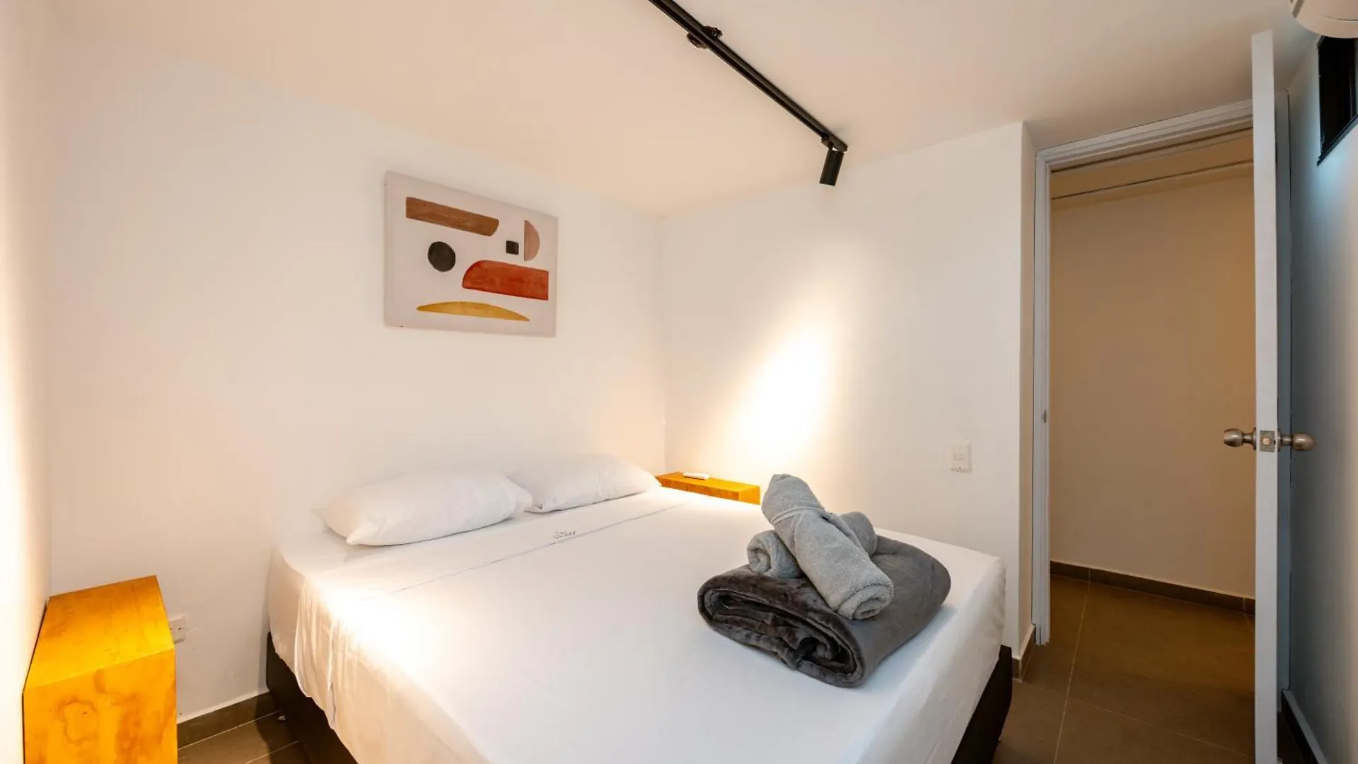 5Br Poblado Villa Close To Lleras Jacuzzi Cinema Ac Medellin