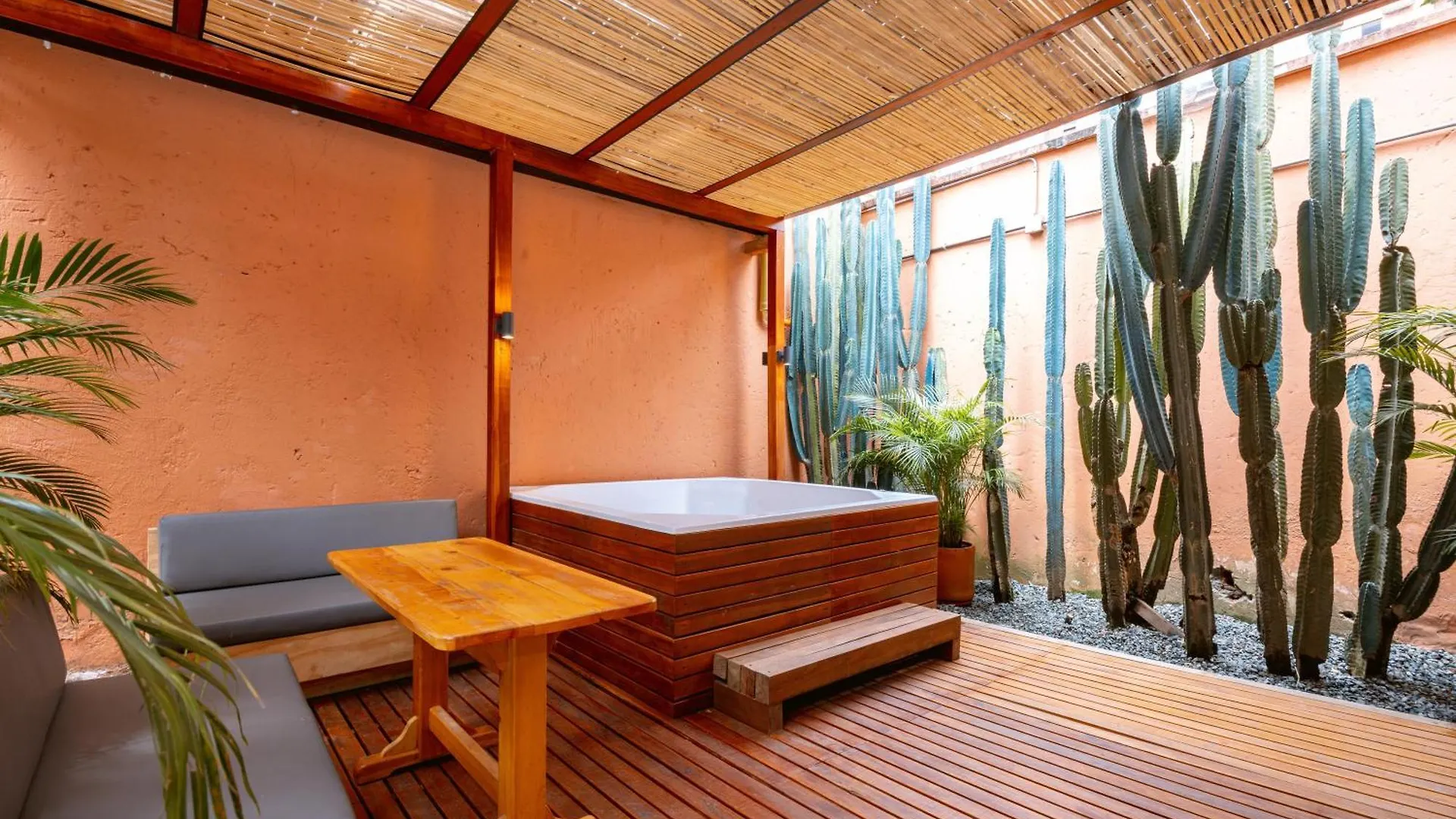 5Br Poblado Villa Close To Lleras Jacuzzi Cinema Ac Medellin