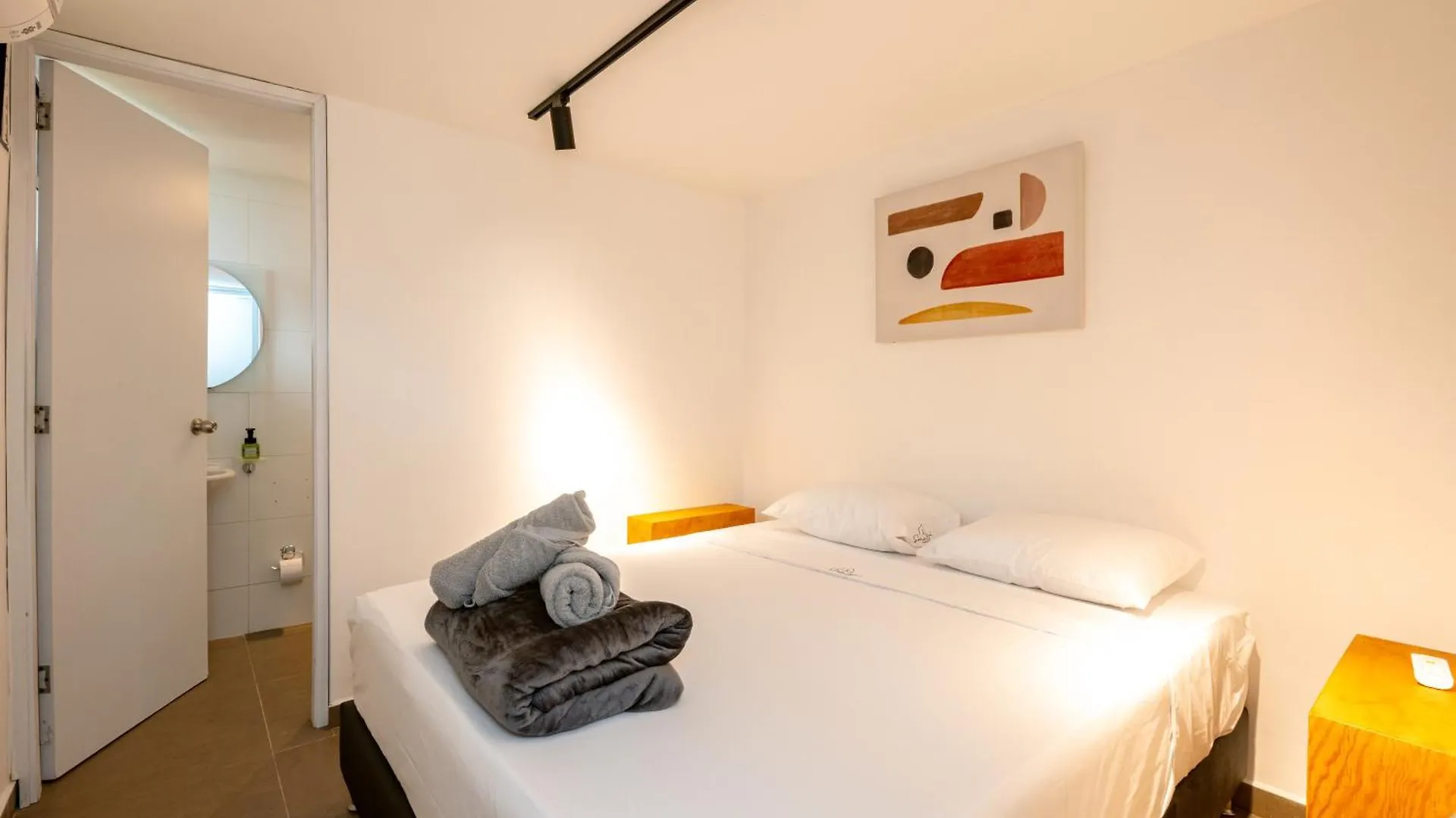 5Br Poblado Villa Close To Lleras Jacuzzi Cinema Ac Medellin