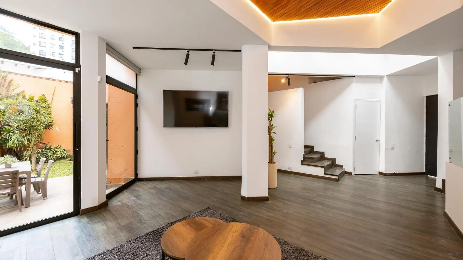 5Br Poblado Villa Close To Lleras Jacuzzi Cinema Ac Medellin 0*,  Colombia