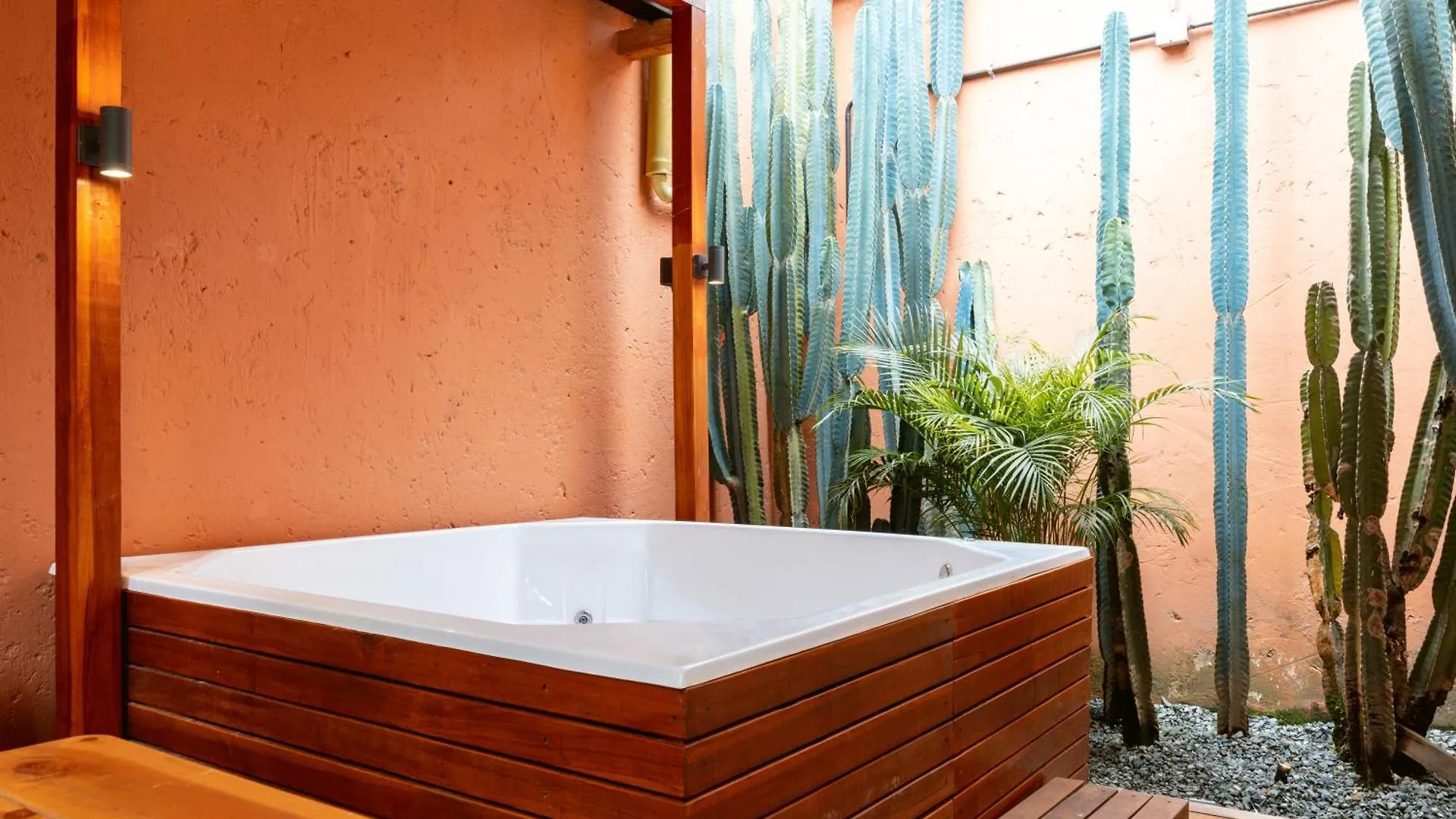 5Br Poblado Villa Close To Lleras Jacuzzi Cinema Ac Medellin