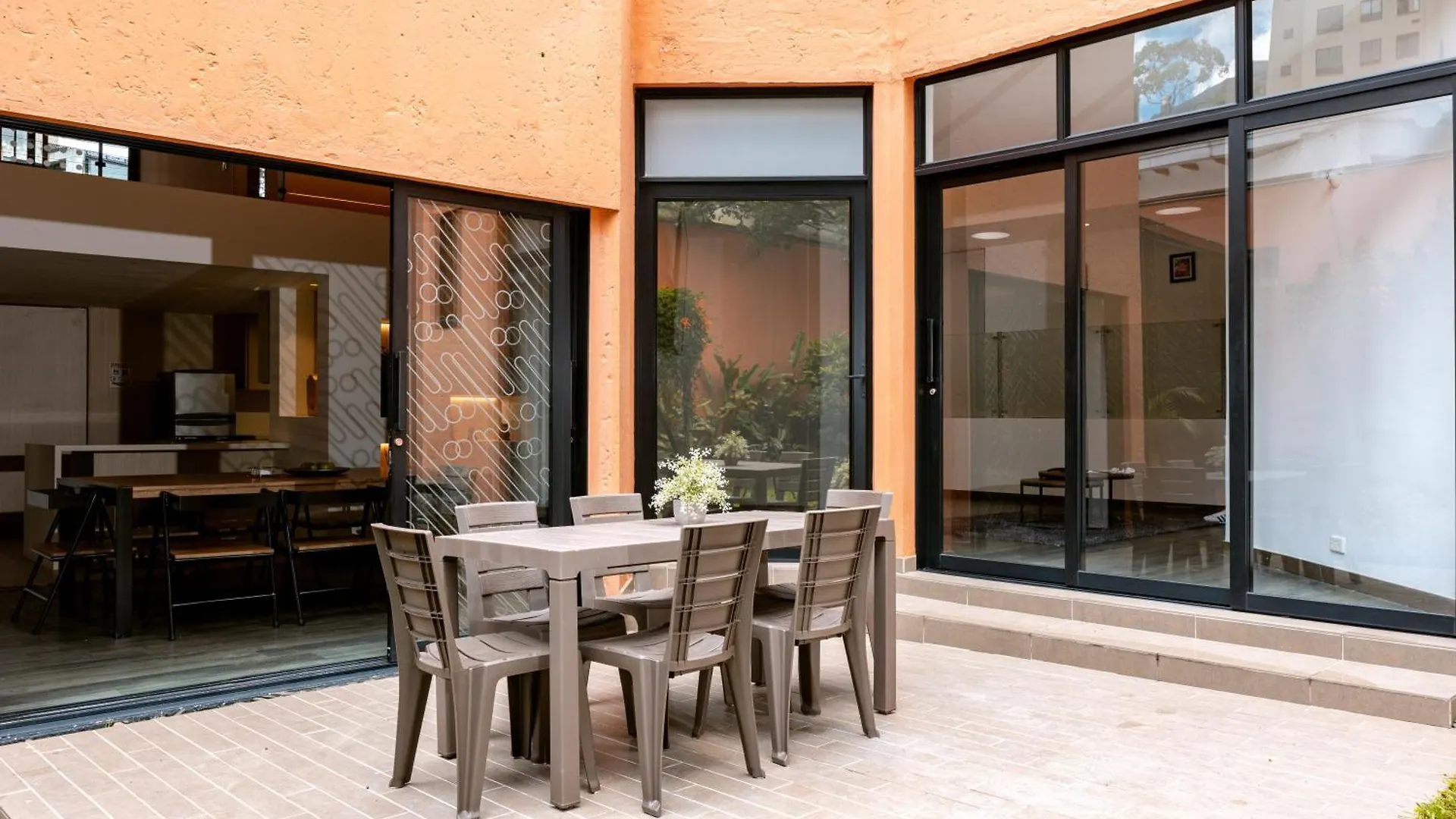 5Br Poblado Villa Close To Lleras Jacuzzi Cinema Ac Medellin