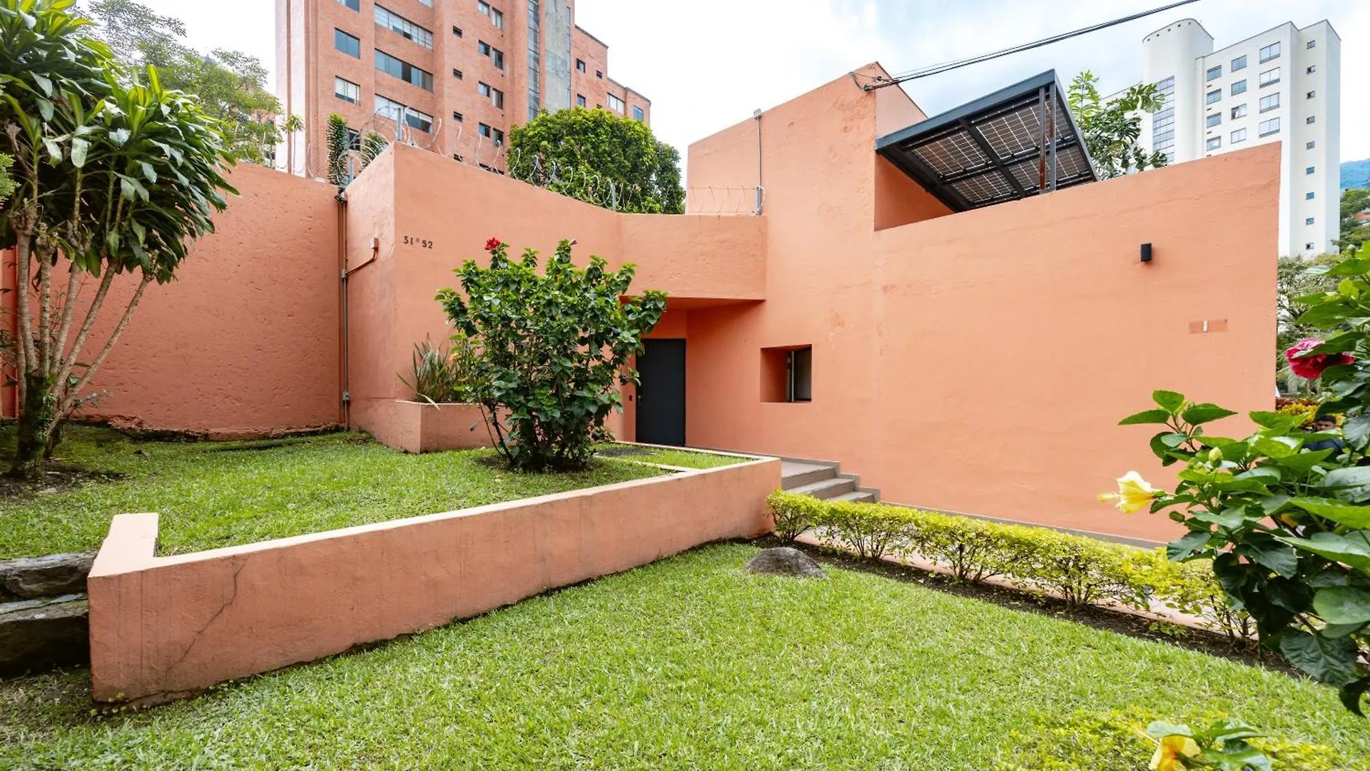 5Br Poblado Villa Close To Lleras Jacuzzi Cinema Ac Medellin