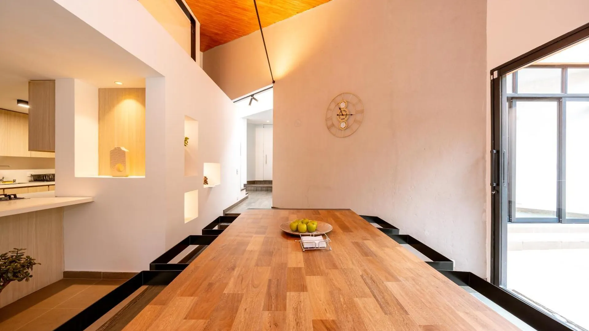 5Br Poblado Villa Close To Lleras Jacuzzi Cinema Ac Medellin
