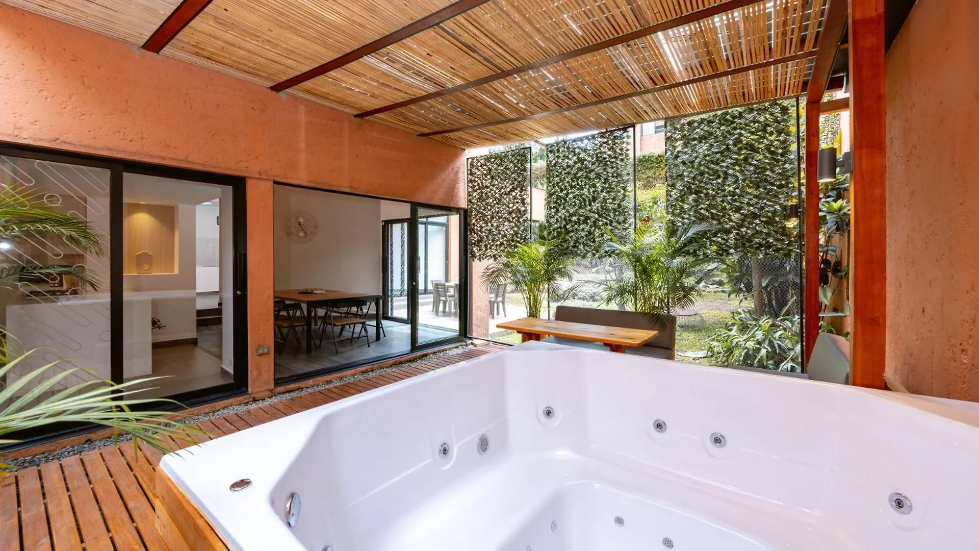 5Br Poblado Villa Close To Lleras Jacuzzi Cinema Ac Medellin