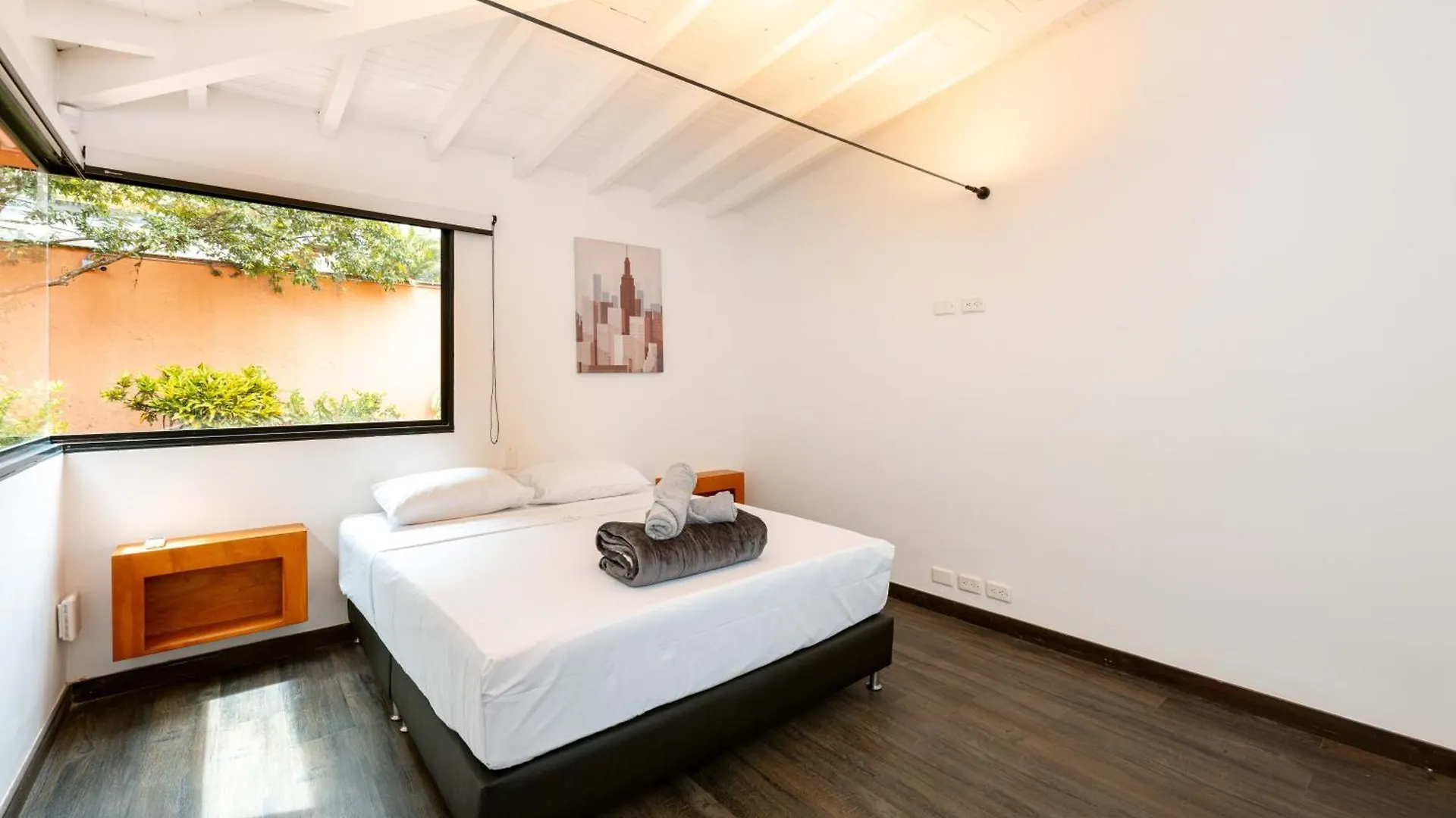 5Br Poblado Villa Close To Lleras Jacuzzi Cinema Ac Medellin