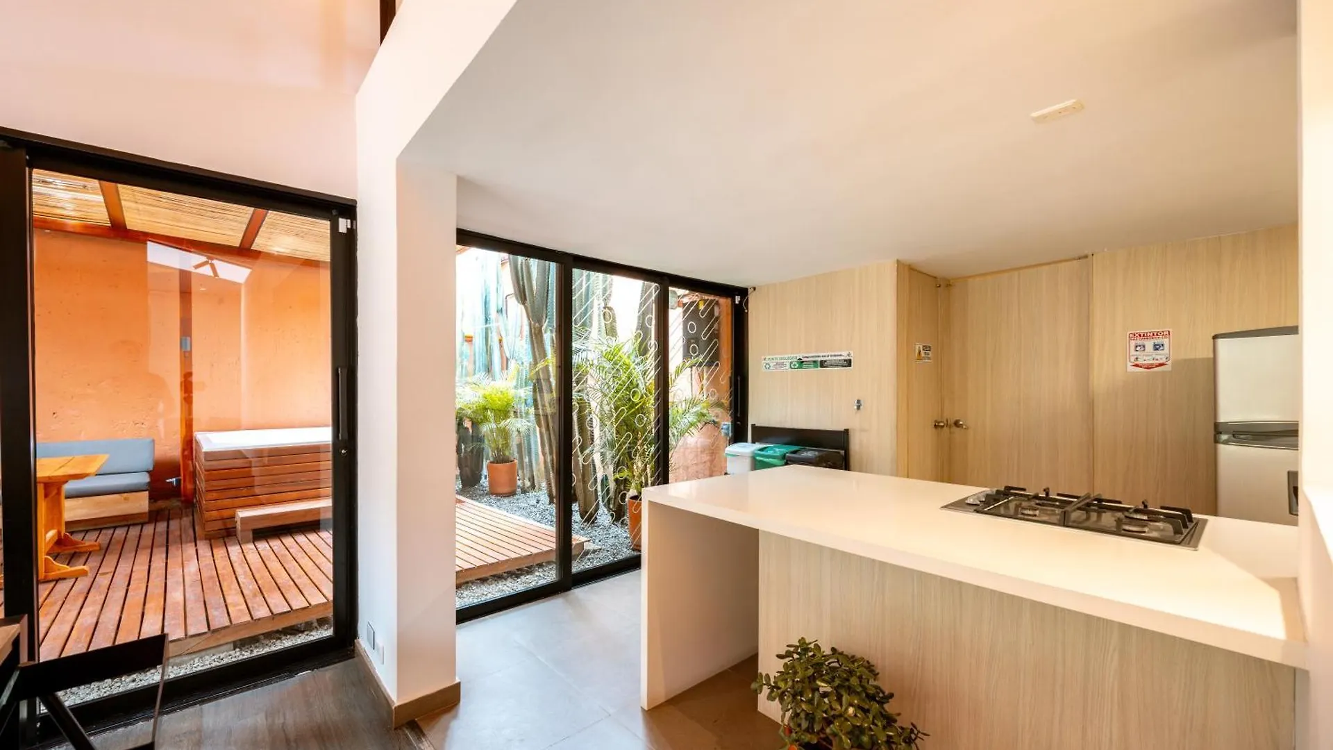 5Br Poblado Villa Close To Lleras Jacuzzi Cinema Ac メデジン