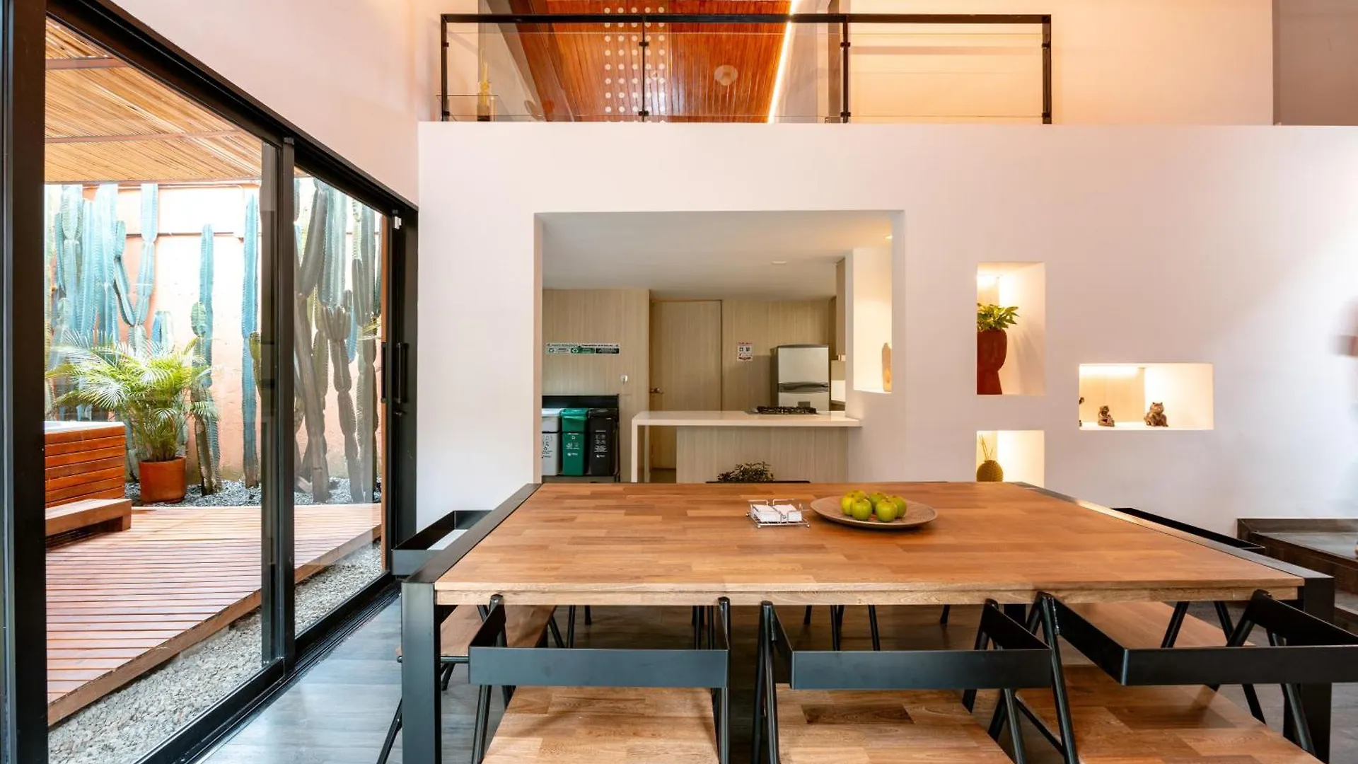 5Br Poblado Villa Close To Lleras Jacuzzi Cinema Ac メデジン